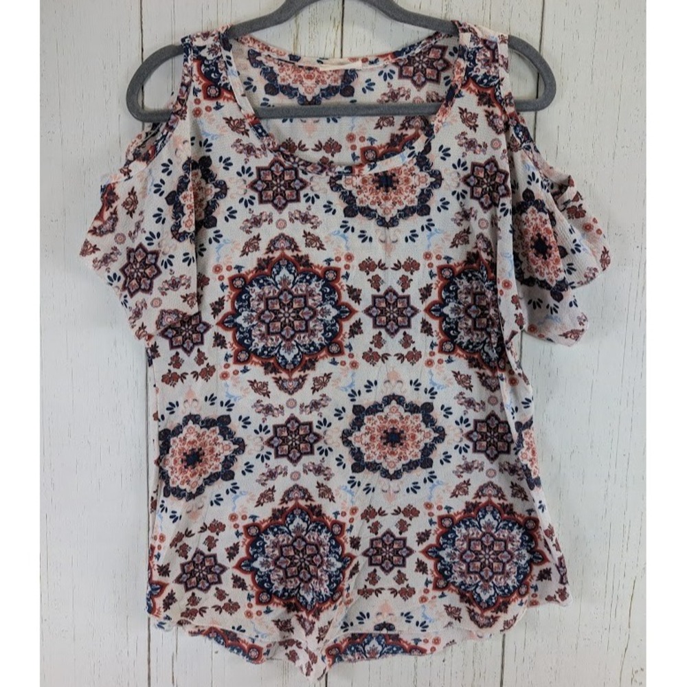 Free Kisses Size Large Multicolor Mandala Pattern Cold Shoulder Short Sleeve Top